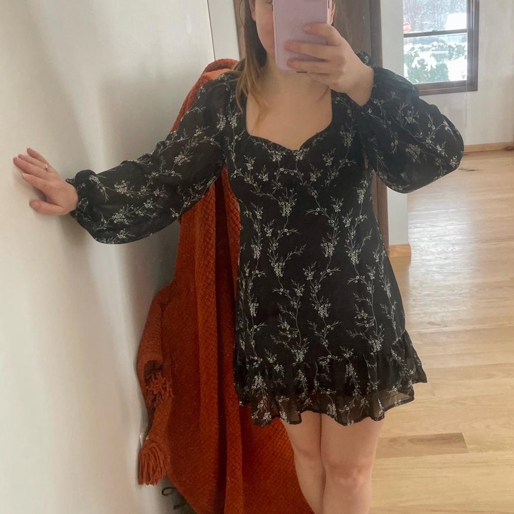 Forever 21 open back long sleeve dress